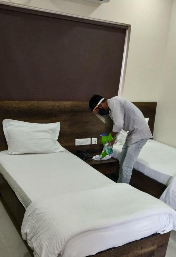 Our Nest Banjara Hotel Hyderabad Esterno foto