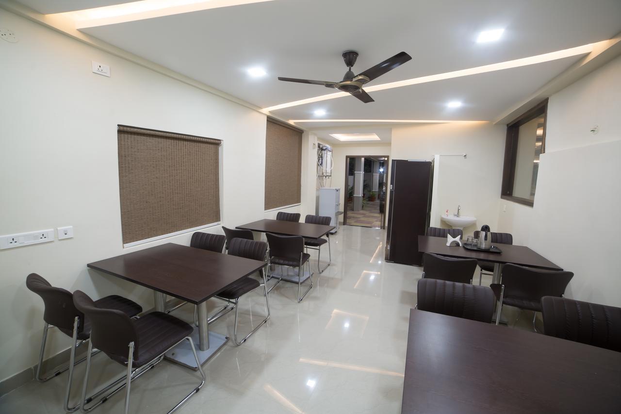 Our Nest Banjara Hotel Hyderabad Esterno foto